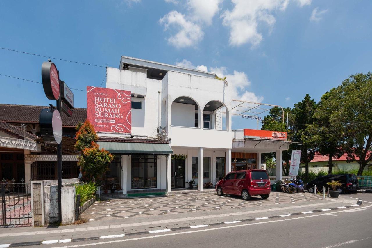 Urbanview Hotel Ananda Syariah By Reddoorz ブキティンギ エクステリア 写真